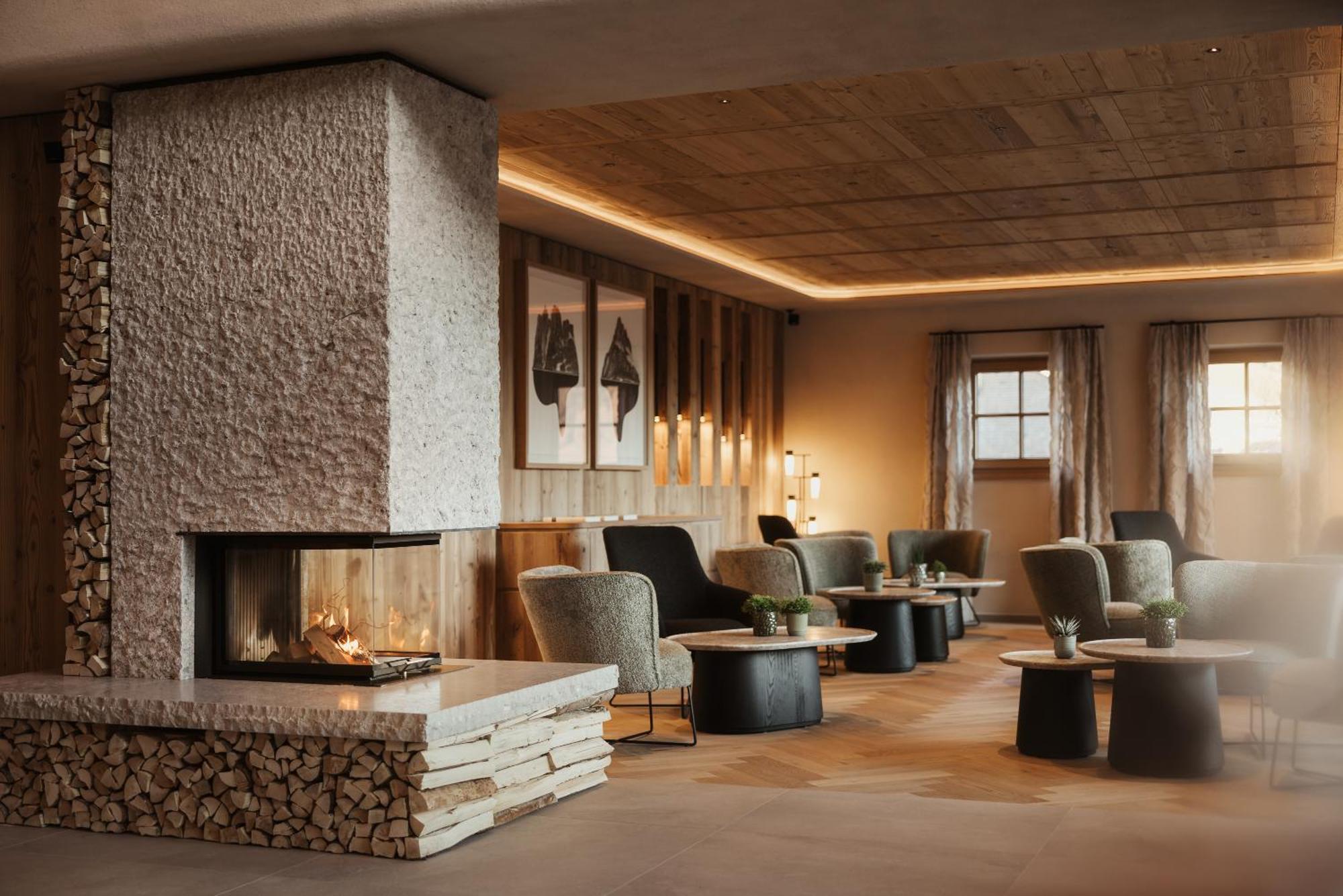 Hotel Recort Colfosco Eksteriør billede
